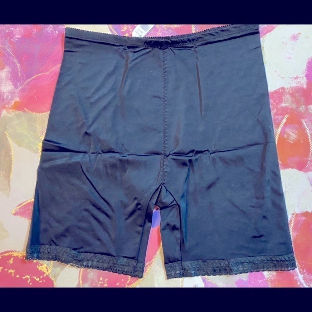 Lacy high waisted seamless shorts tummy control XL